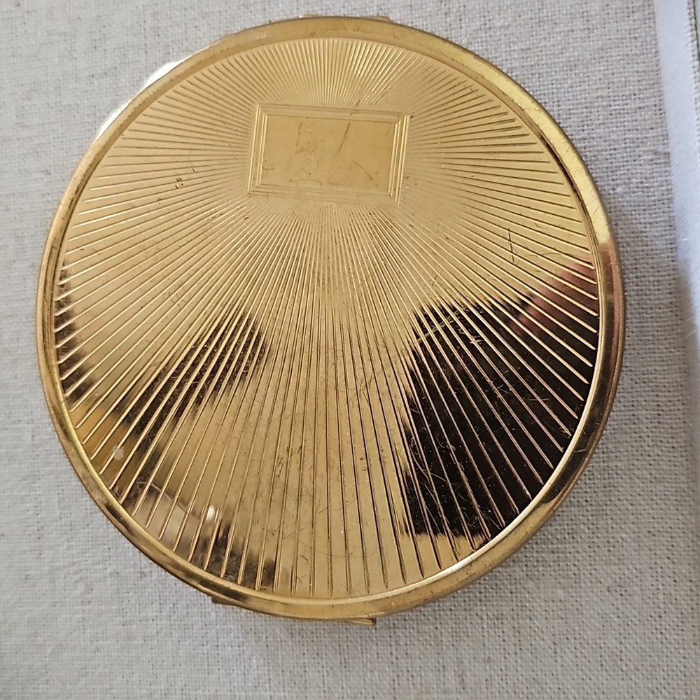Vintage Gold Compact